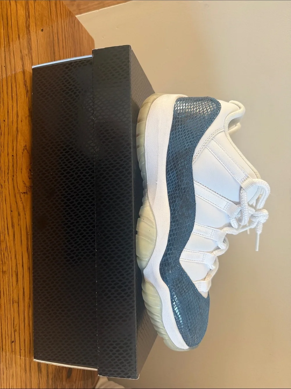Air Jordan 11 retro low LE